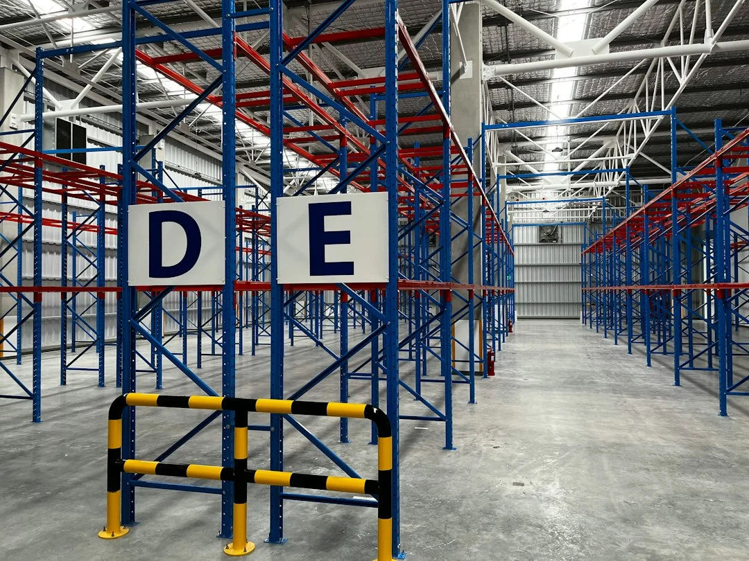 Layout Gudang Logistik: Jenis Denah dan Cara Merancangnya